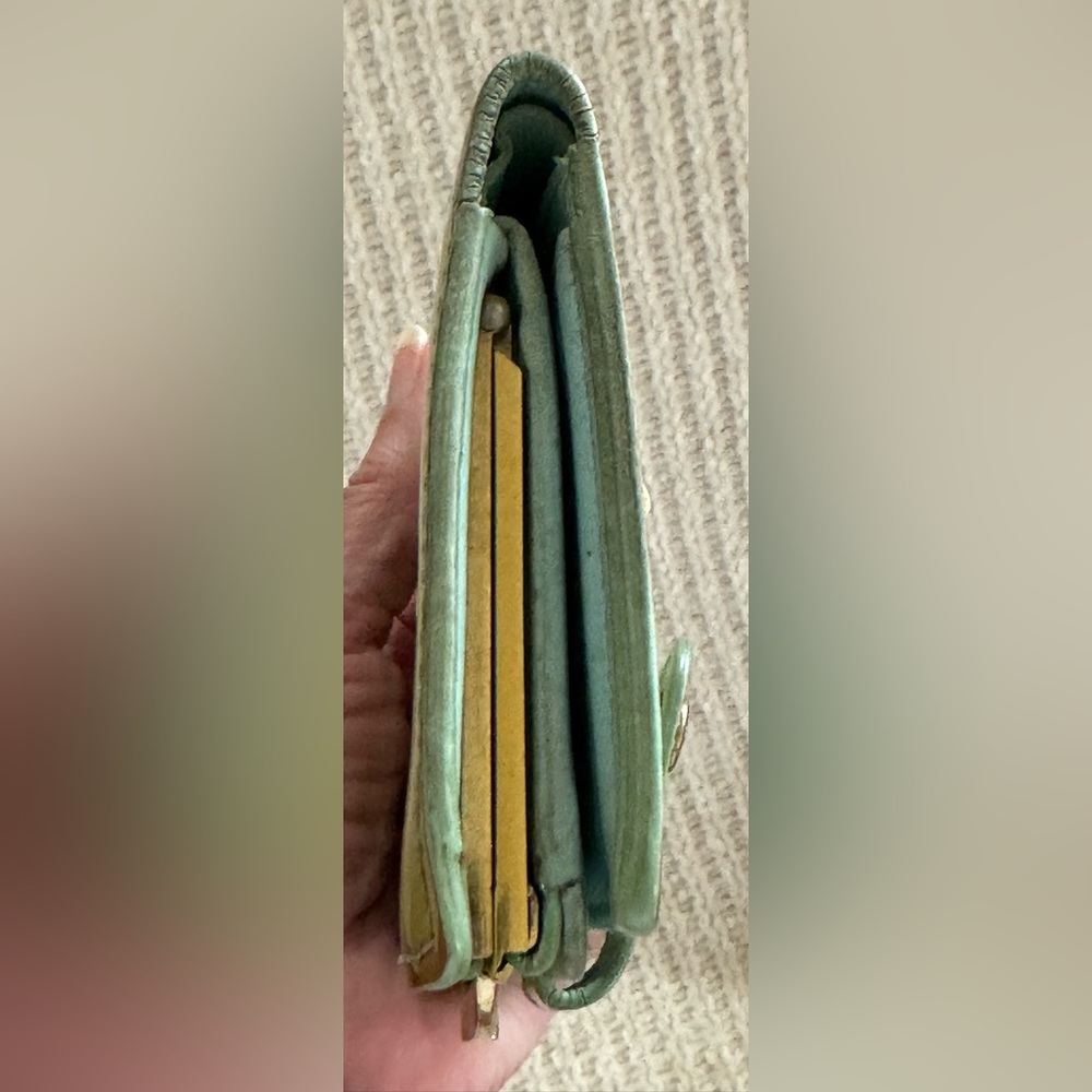 Authentic Louis Vuitton Vernis Wallet - Picture 7 of 10